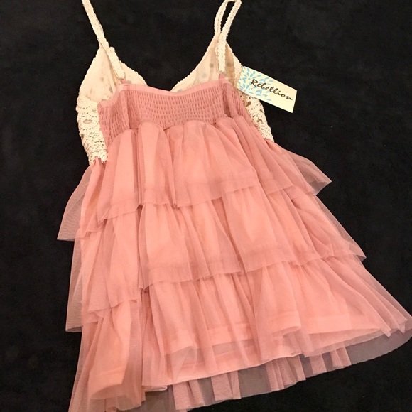 Cute summer top!!! - Picture 2 of 2